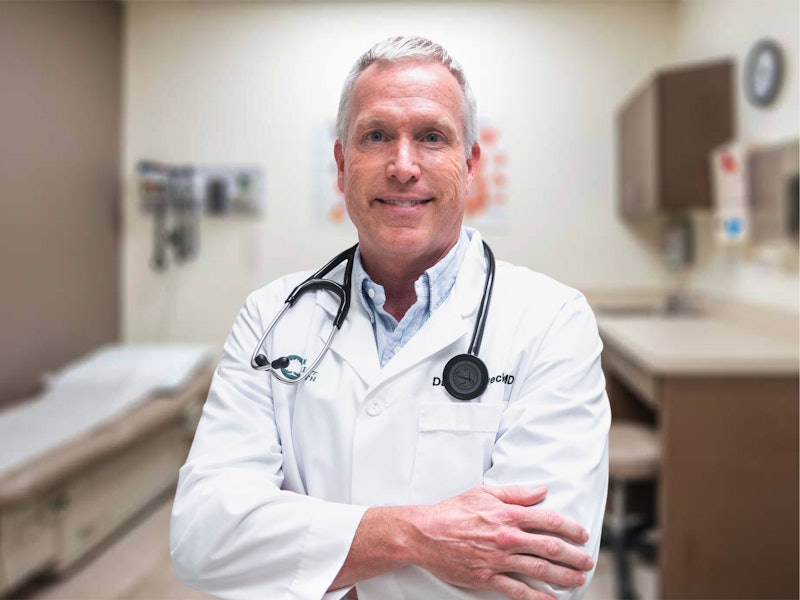 Headshot of Dr. David Schweck, Family Medicine Specialist at Oak Street Health.