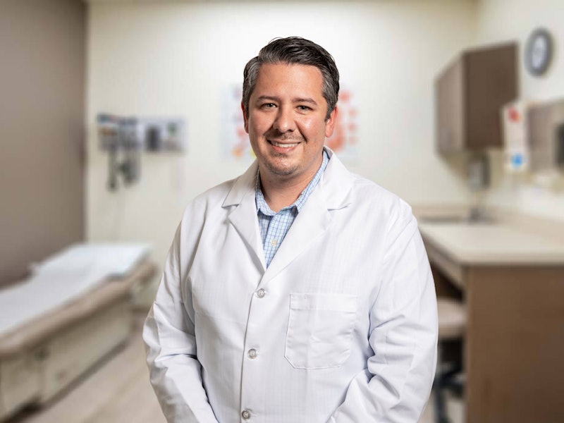 Dr. Michael Duarte, Especialista en Medicina Interna en Oak Street Health.