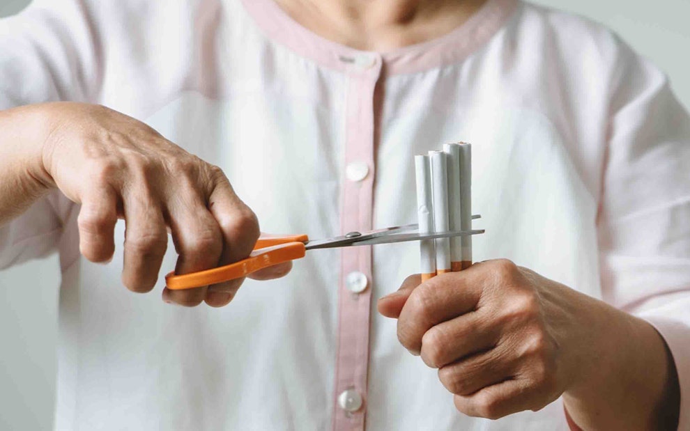 cutting cigarettes to quit smoking